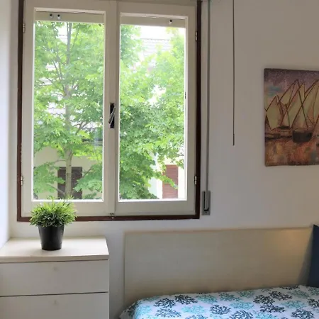 Apartamento Modern Flat On The Shores Of